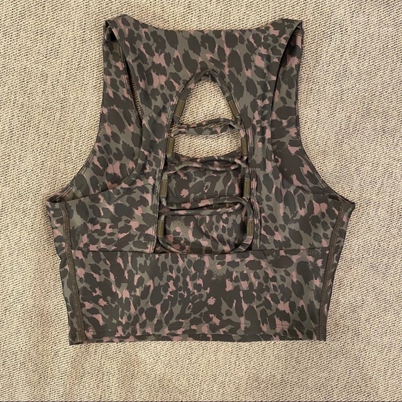 Sports bra ferocious crisscross by Good American - Picture 5 of 14